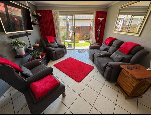 3 BEDROOM TOWNHOUSE FOR SALE IN TERENURE